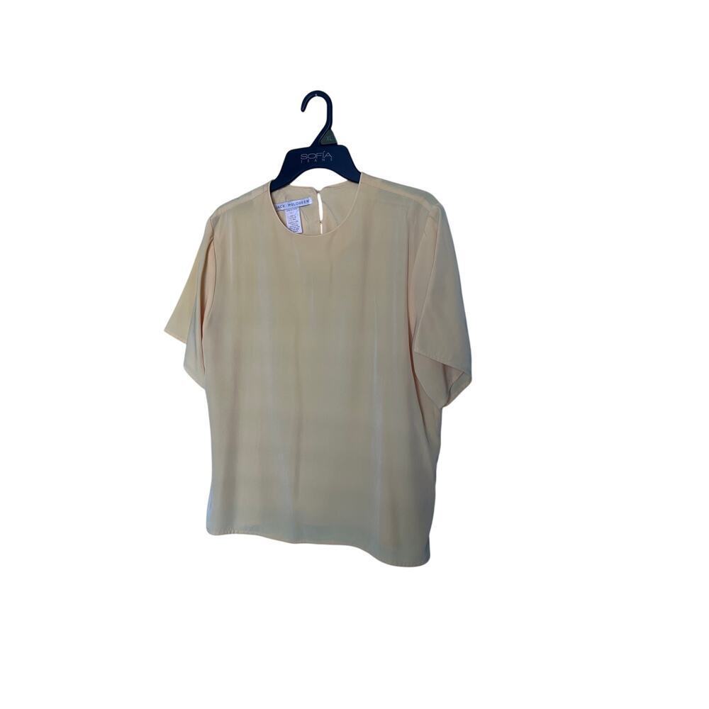 Jack Mulqueen Excellent condition Women’s yellow Short Sleeve Blouse Size L.